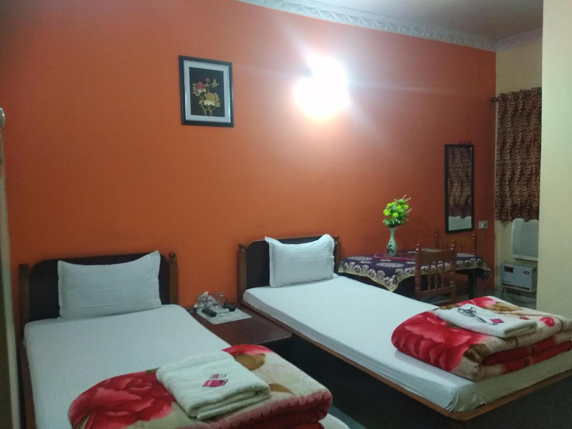 Hotel Chandrakala Regency 300 Meters From Dhanbad Railway Esterno foto