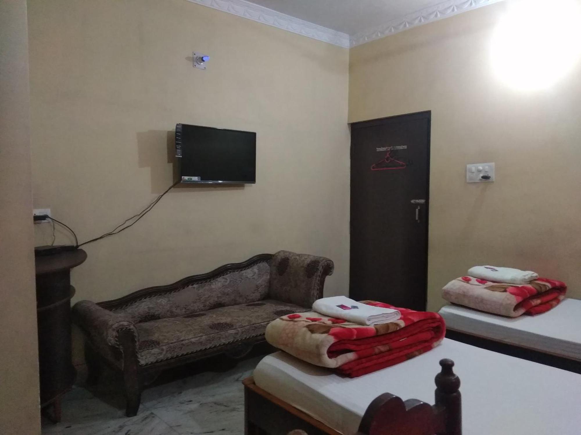 Hotel Chandrakala Regency 300 Meters From Dhanbad Railway Esterno foto